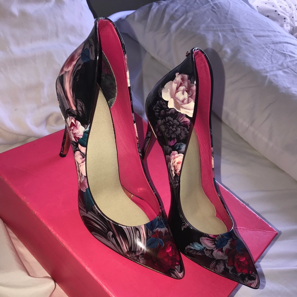 Ted Baker 👩‍🍳 - Roses Heels - Size 8.5